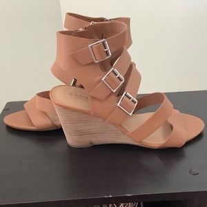 Crown Vintage - brown heeled sandal
